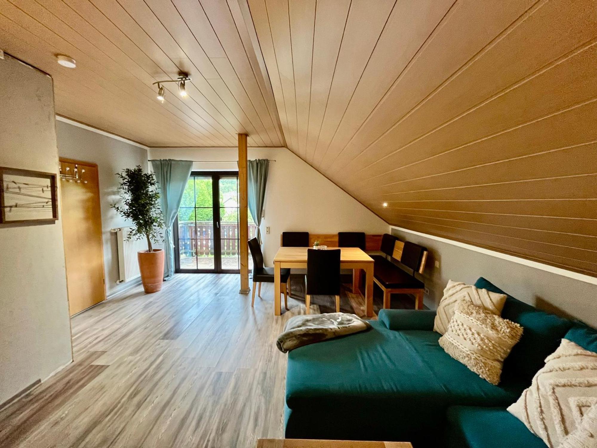 Balkon Zimmer - Apartment Gonnersdorf  Экстерьер фото