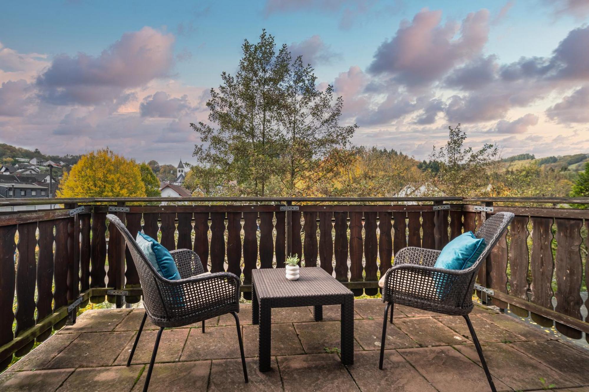Balkon Zimmer - Apartment Gonnersdorf  Экстерьер фото